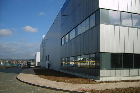 Skladové a výrobní haly – Asembury Plzeň